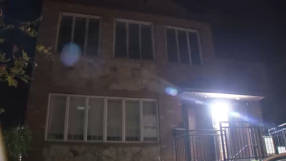Man in custody after 14-year-old congregant of Brooklyn synagogue slashed: police