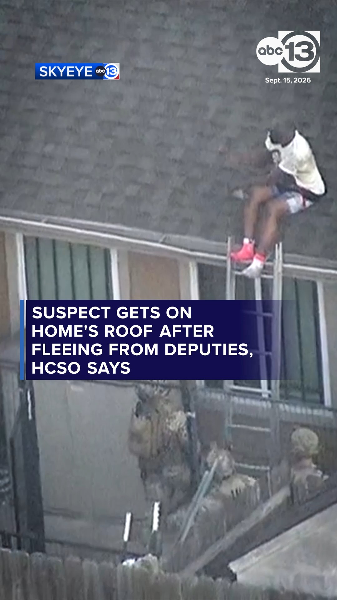 Suspect comes down from roof after deputies say he fled traffic stop