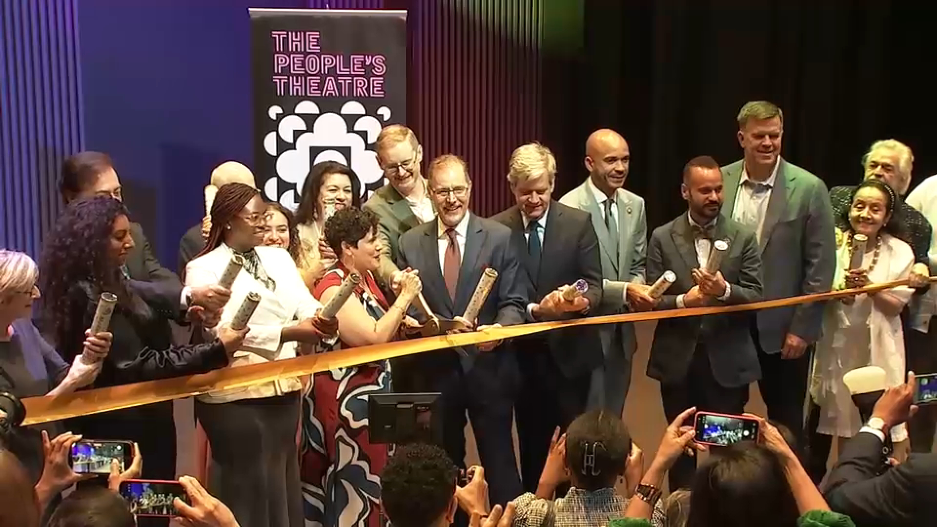 New immigrant cultural center opens in Manhattan