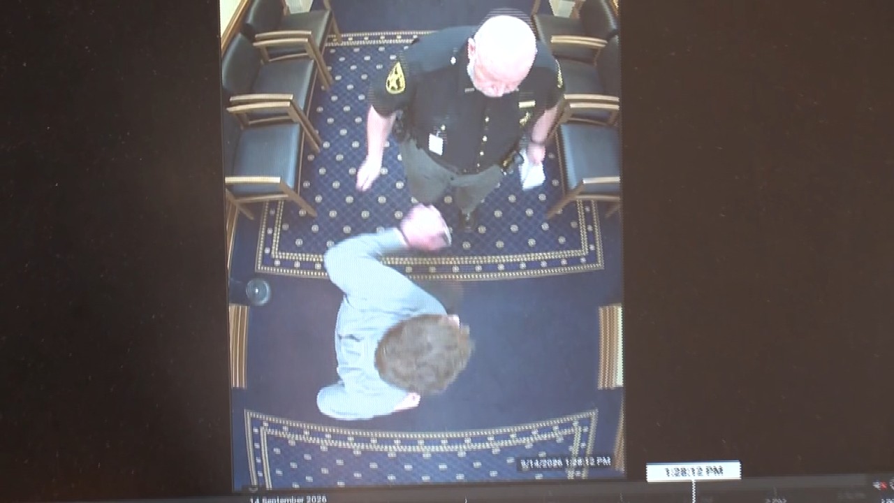 Man makes a dramatic attempt to escape after assault conviction