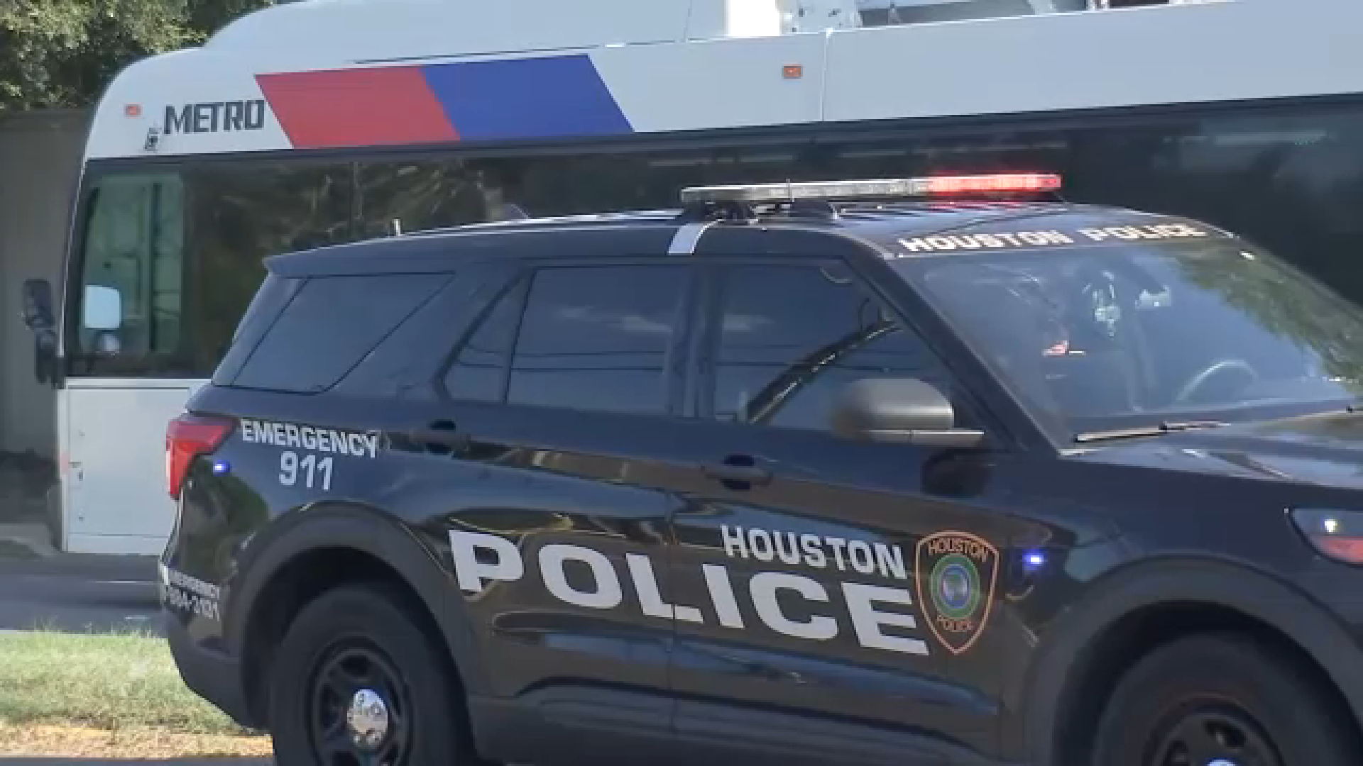 Man shot, woman arrested, after struggle over gun on METRO bus, HPD says