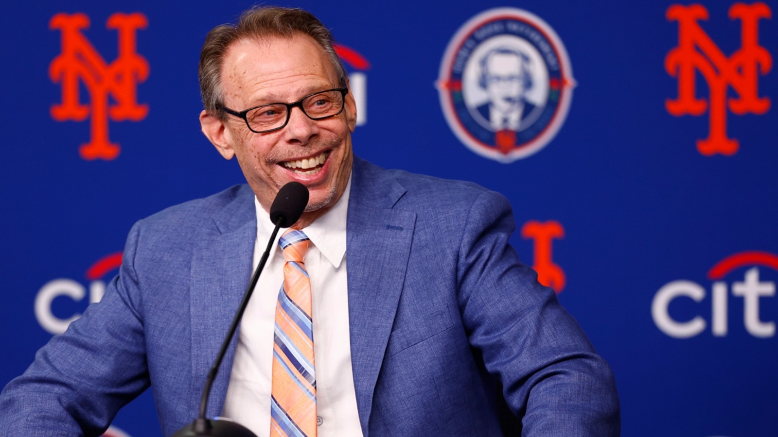 Broadcast legend Howie Rose signs off from Mets radio booth in final game
