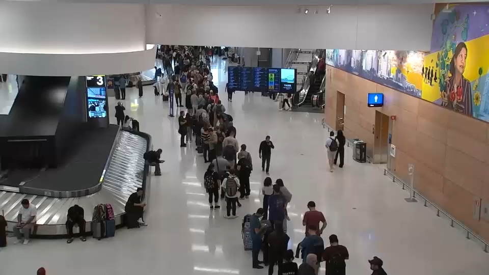 Flights stopped at Newark, Philadelphia airports due to equipment outage: FAA