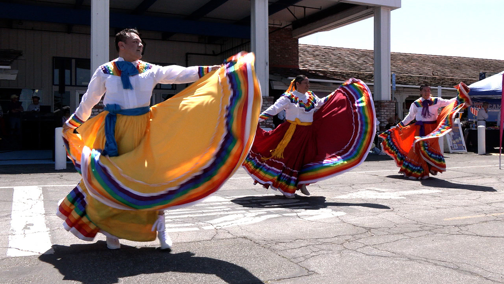 Mexican folclorico group turns tradition on its head