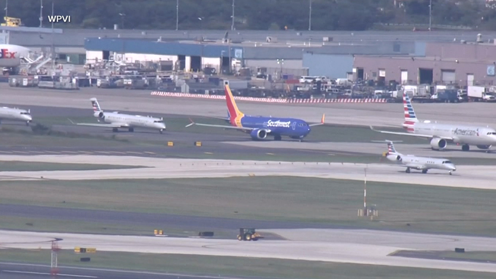 Hundreds of flights canceled due to outages, FAA says