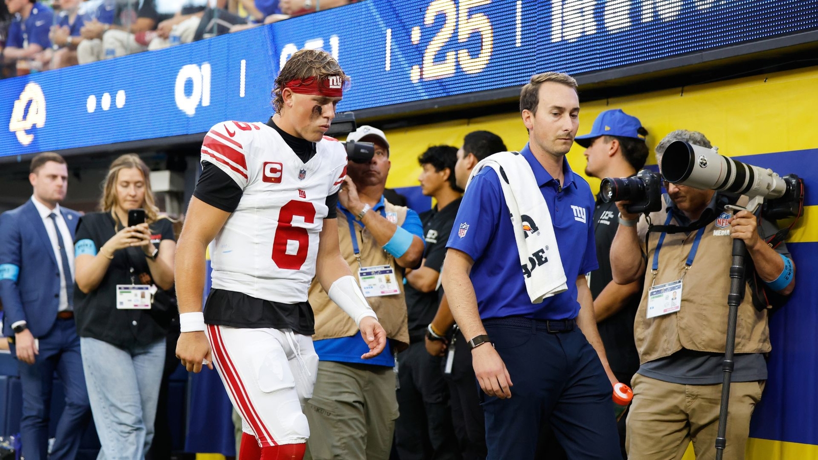 Giants struggle for offense in loss to the Rams after QB Jaxson Dart exits with knee injury