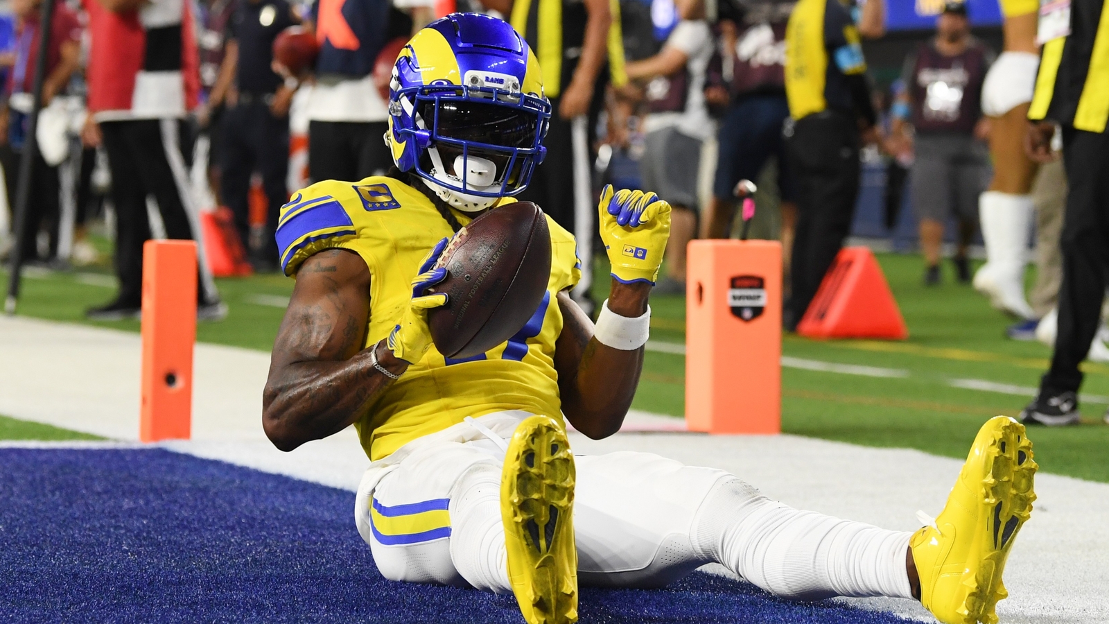 Davante Adams, Matthew Stafford lead Rams past Giants 28-6; Aaron Donald has 3 tackles in NFL return