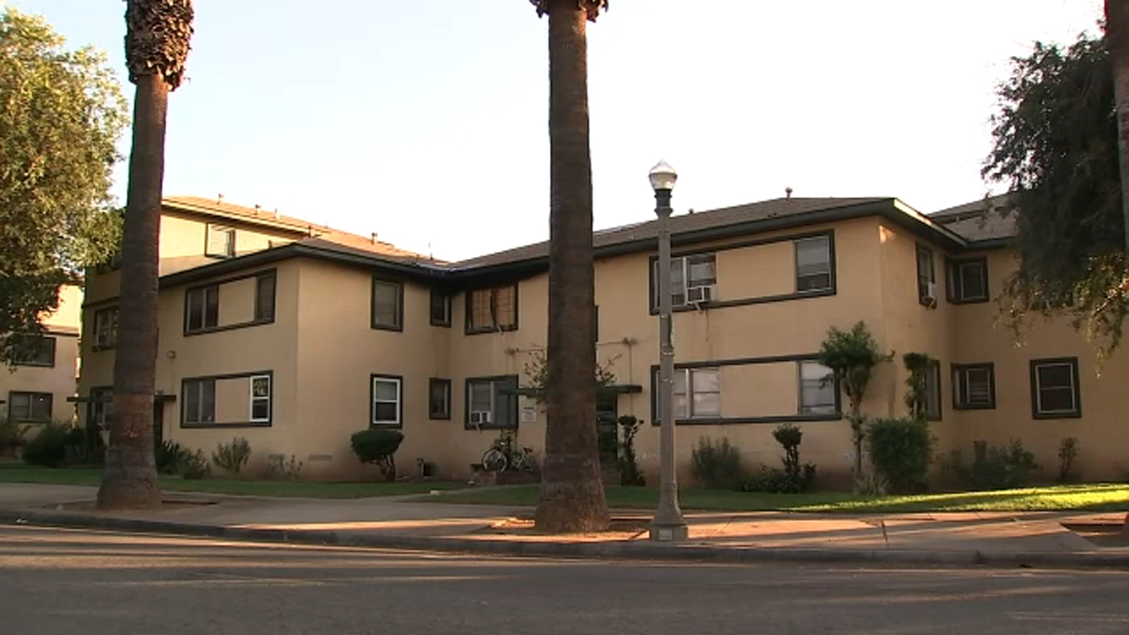 Riverside man risks life to help pregnant woman escape fire, faces losing both legs