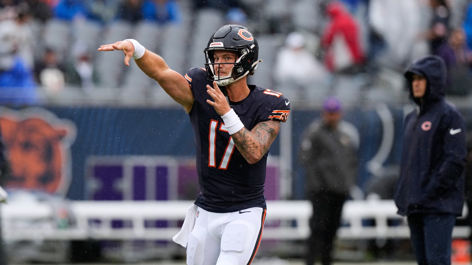 Chicago Bears backup quarterback Tyson Bagent in NFL's concussion protocol, sources tell ESPN
      