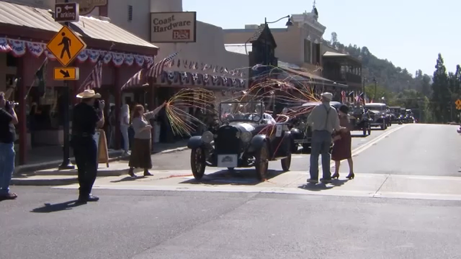 Highway 140 into Yosemite National Park turns 100 years old
      