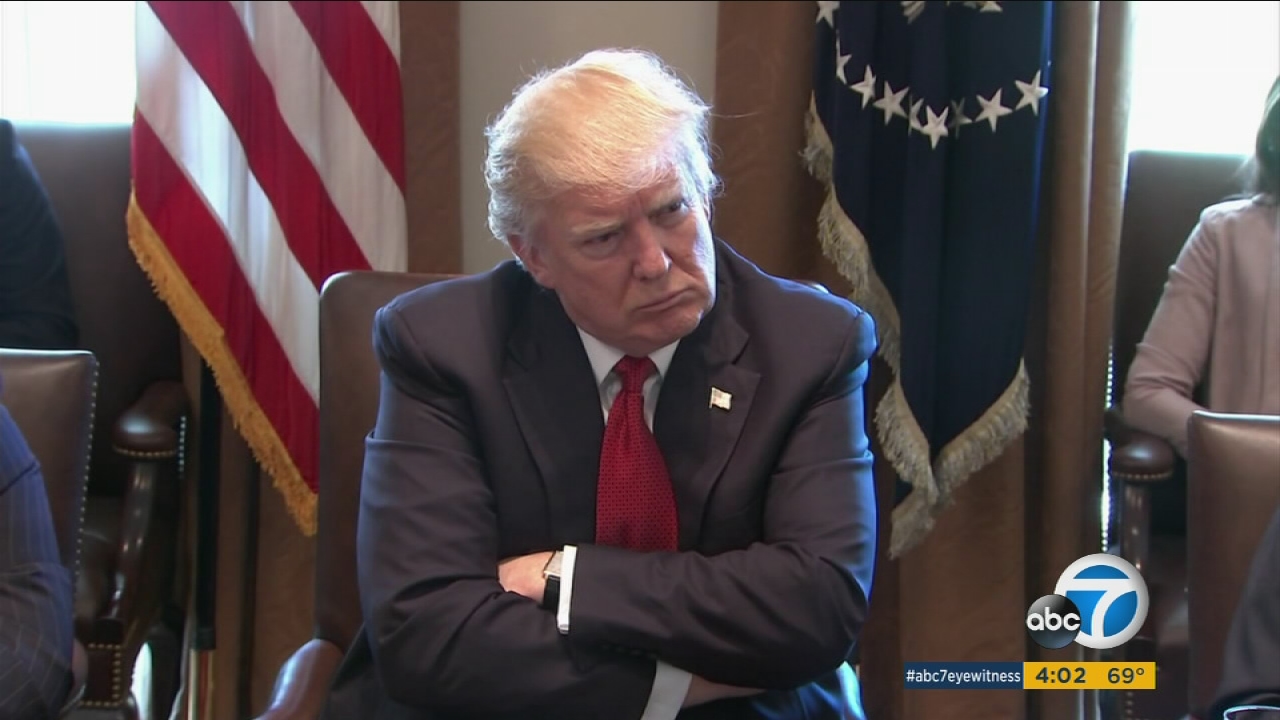 White House denies Trump asked Comey for loyalty pledge