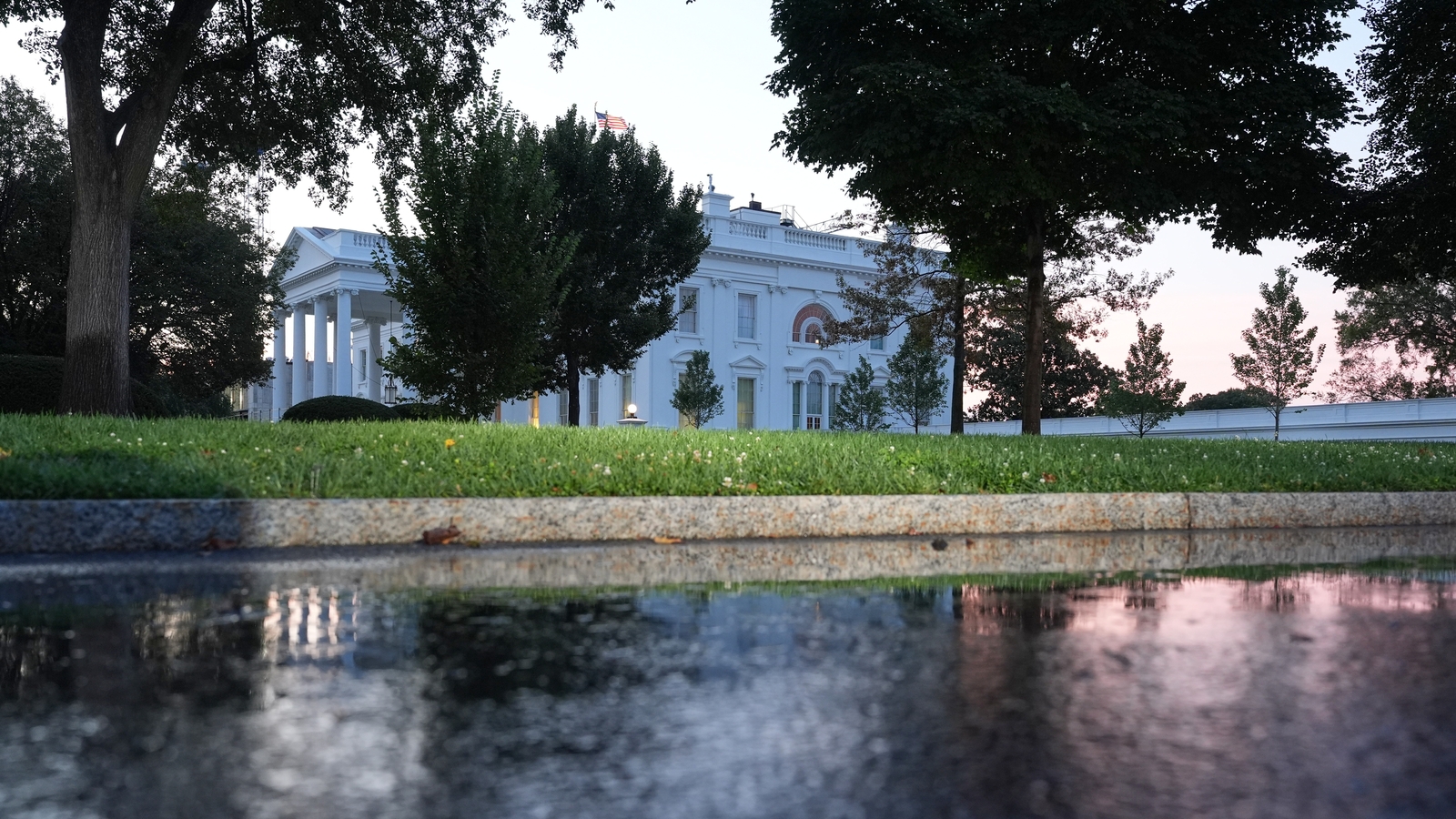 Reporters still blocked from White House despite orders to restore access to CNN, MS NOW and Politico