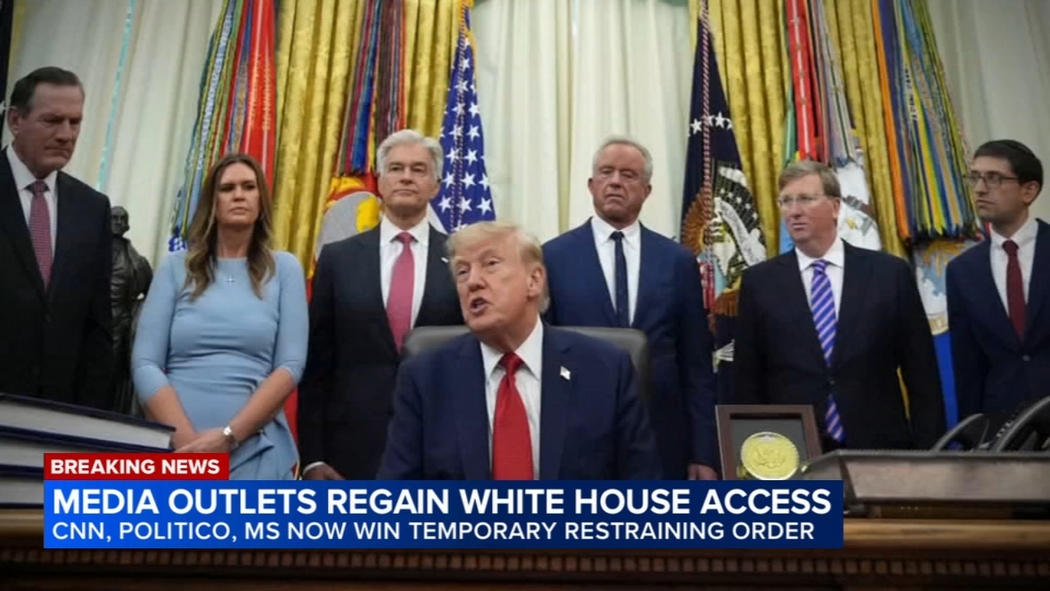 Newsrooms Fight White House Press Ban