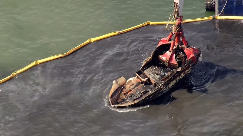 Oakland removing 16 sunken boats linked to pollution, crime