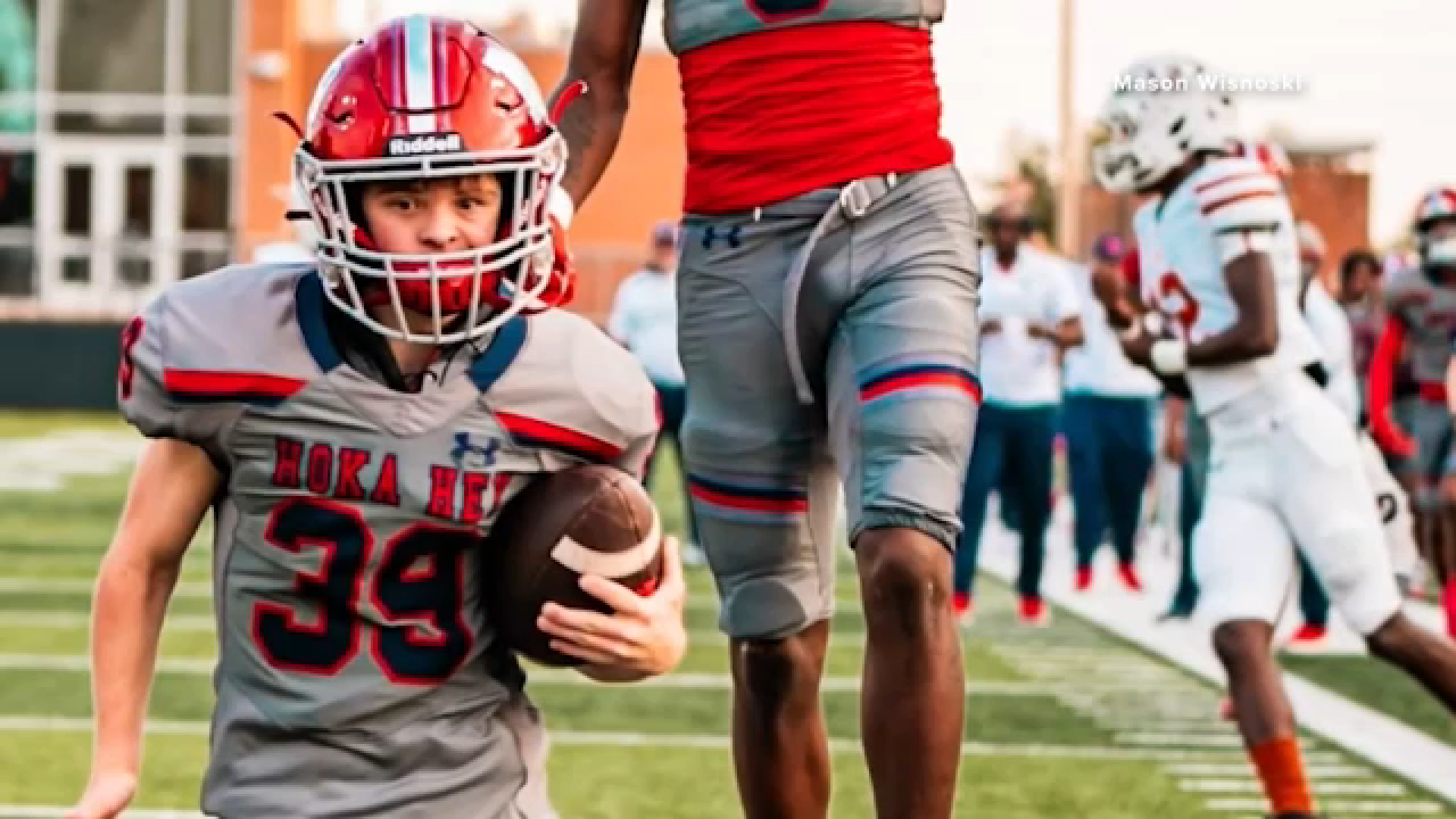 Manvel senior with Down syndrome scores 30-yard touchdown, celebrated by team in touching video