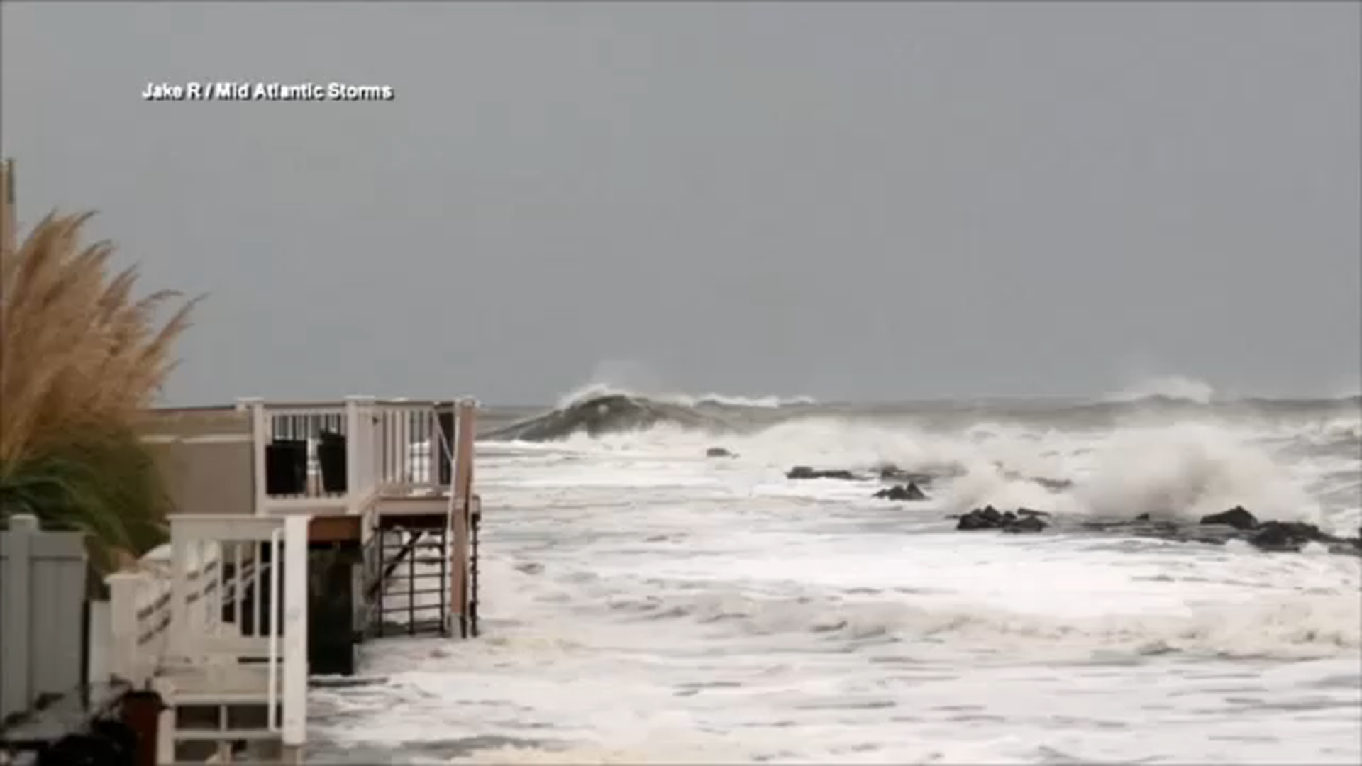 Nor'easter causes coastal flooding, outages, at least 1 death in US Northeast