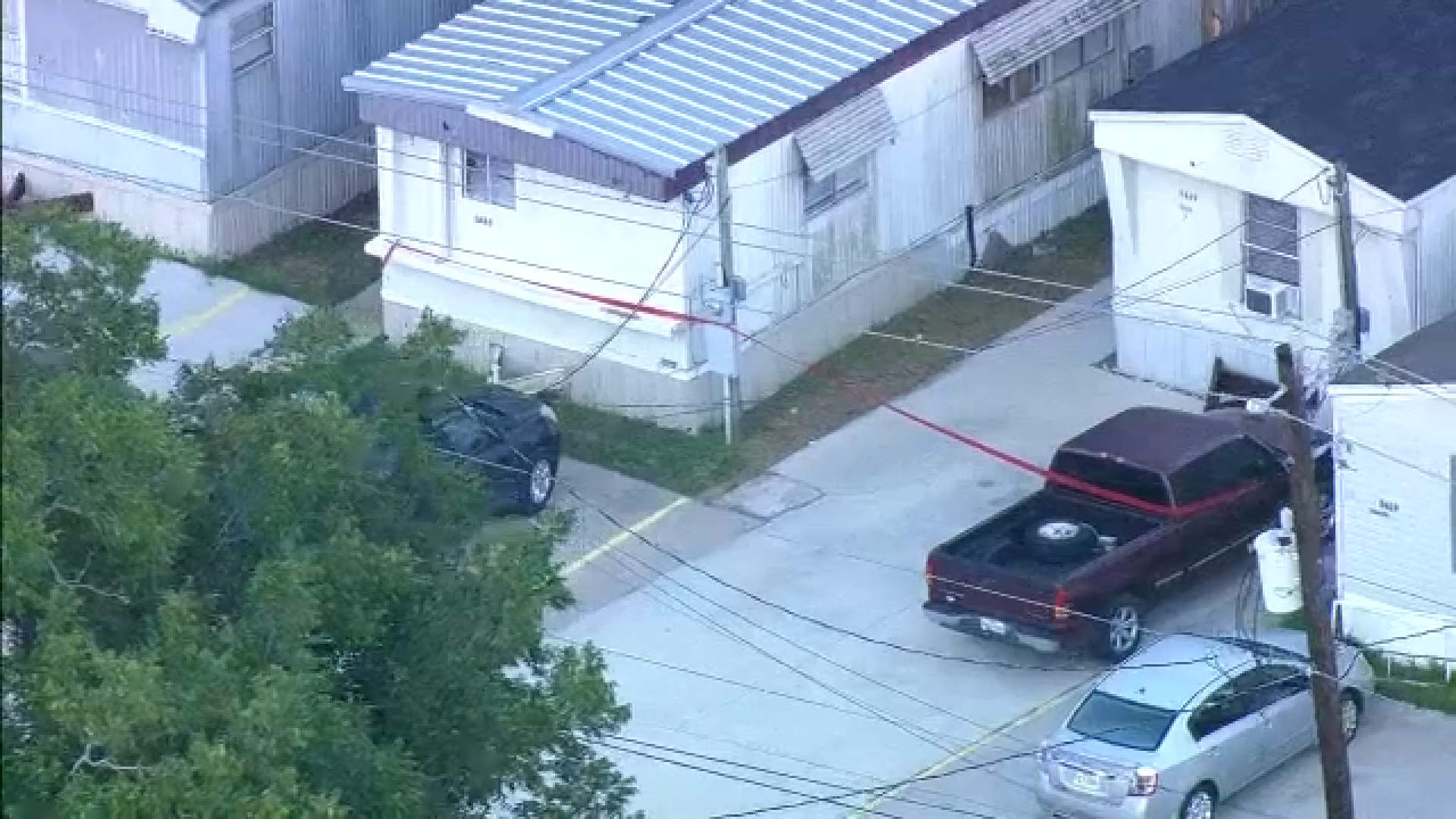 Father killed, daughter critically injured in shooting in east Harris County, deputies say