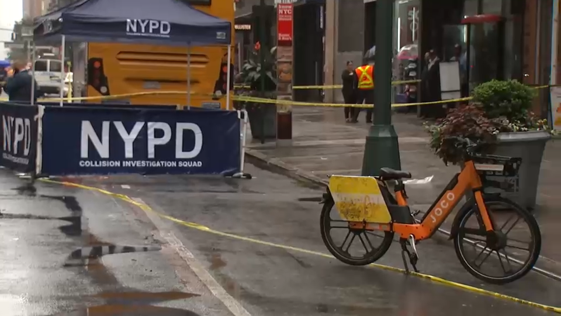 Manhattan cyclist struck and killed by dump truck on West 34th Street in Midtown