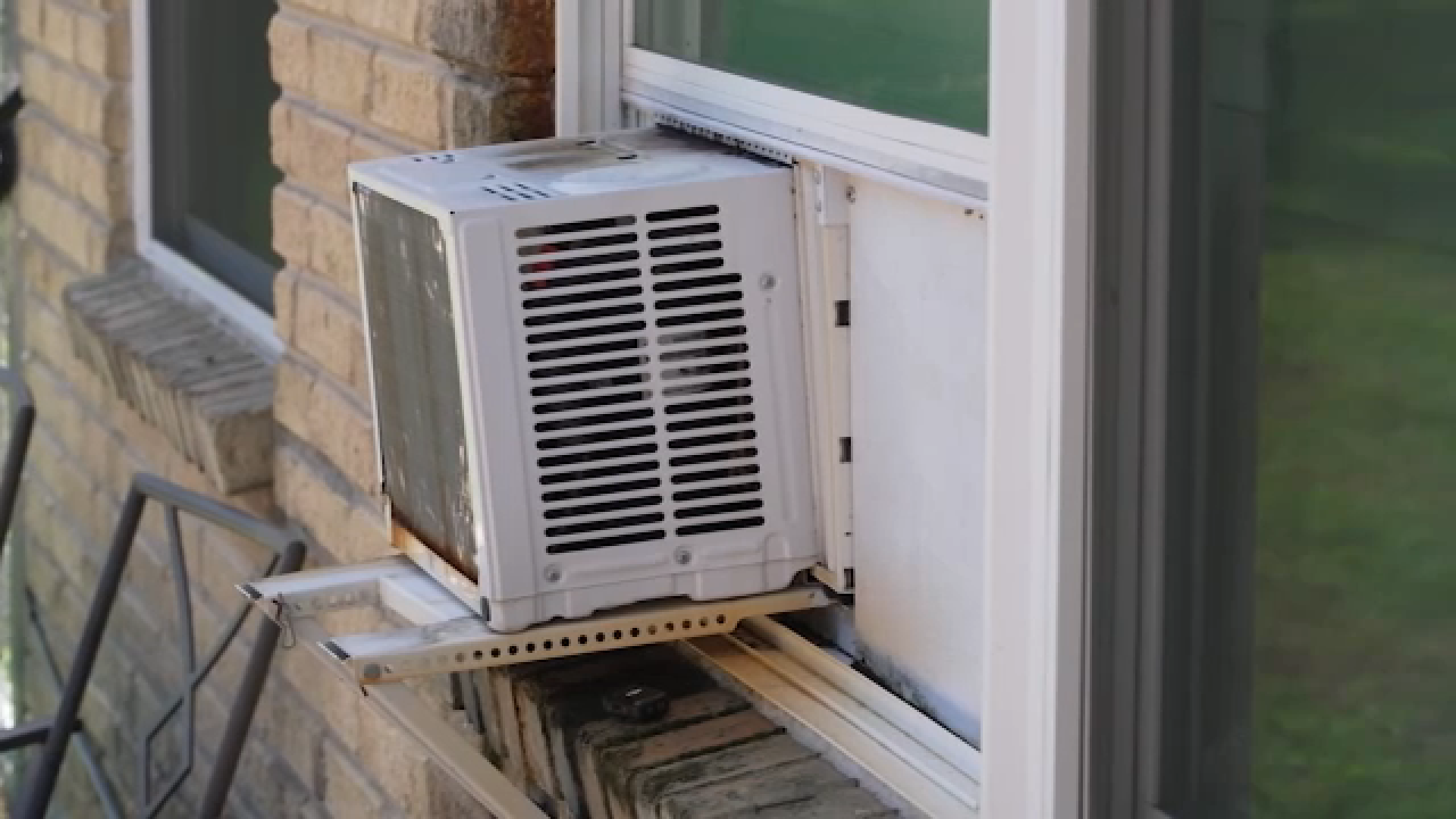 Could new air conditioning requirement cause unintended consequences for Houston renters?