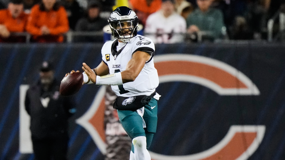 Brandon Graham meets fans at book signing in Delaware County