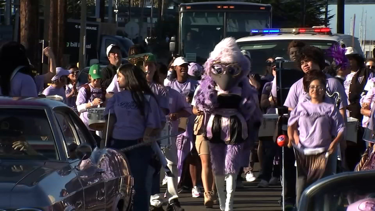 Valkyries fans hold 1st-ever 'March to Ballhalla' prior to game