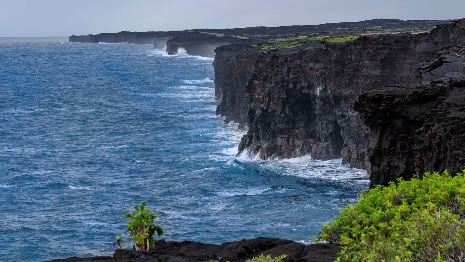 An image from September 30 shows empty space where the Hōlei Sea Arch used to be.
