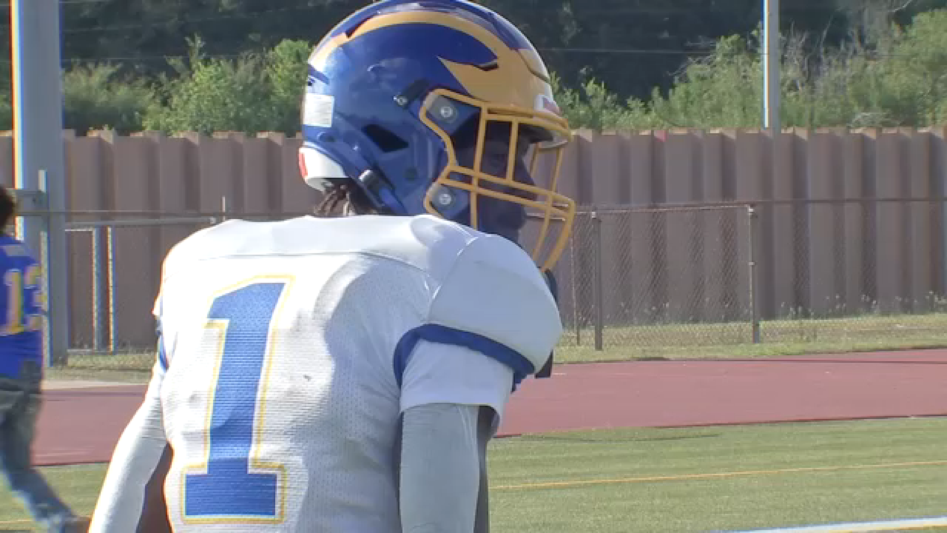 Milby High School senior receivers set example for Buffs football team