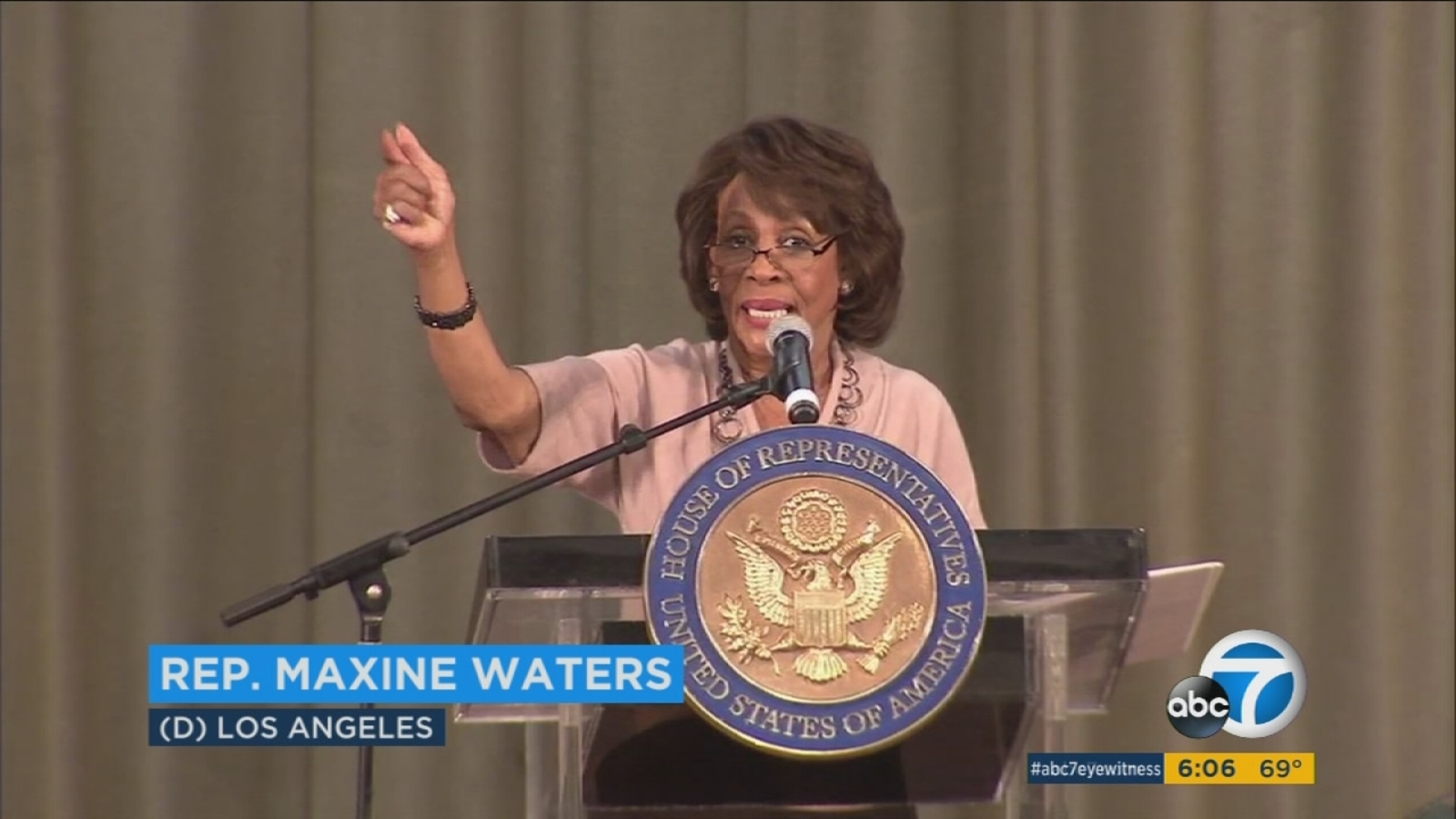Maxine Waters heckled by pro-Trump protesters at Inglewood town hall - ABC7  Los Angeles
