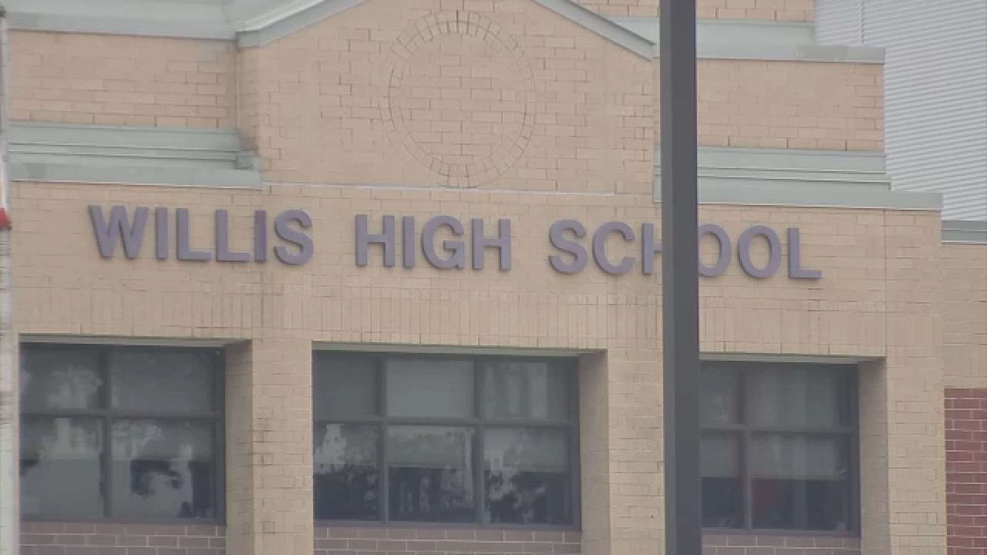 Willis ISD approves nearly $1M purchase for weapons detection system