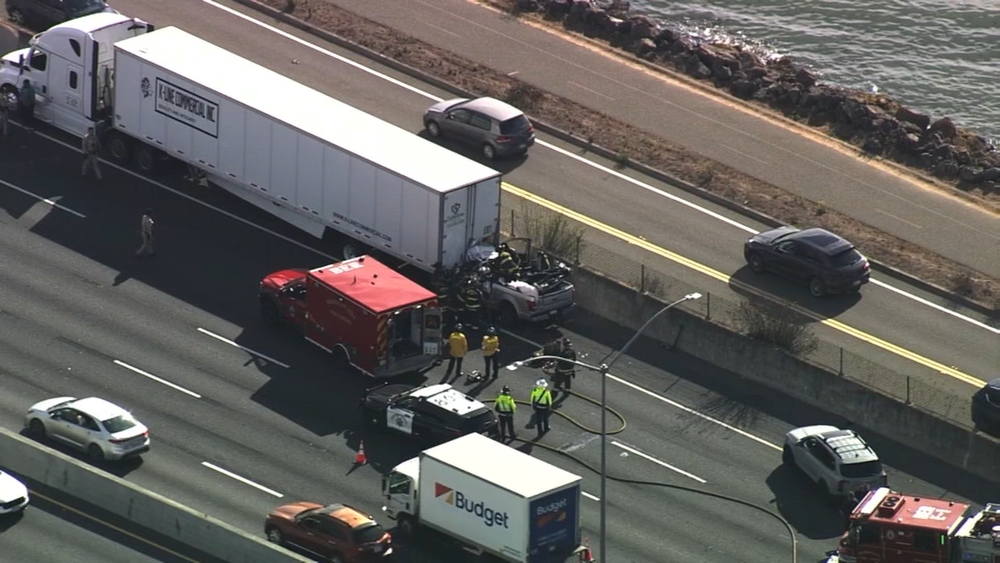 Deadly crash shuts down several WB lanes of -80 in Berkeley