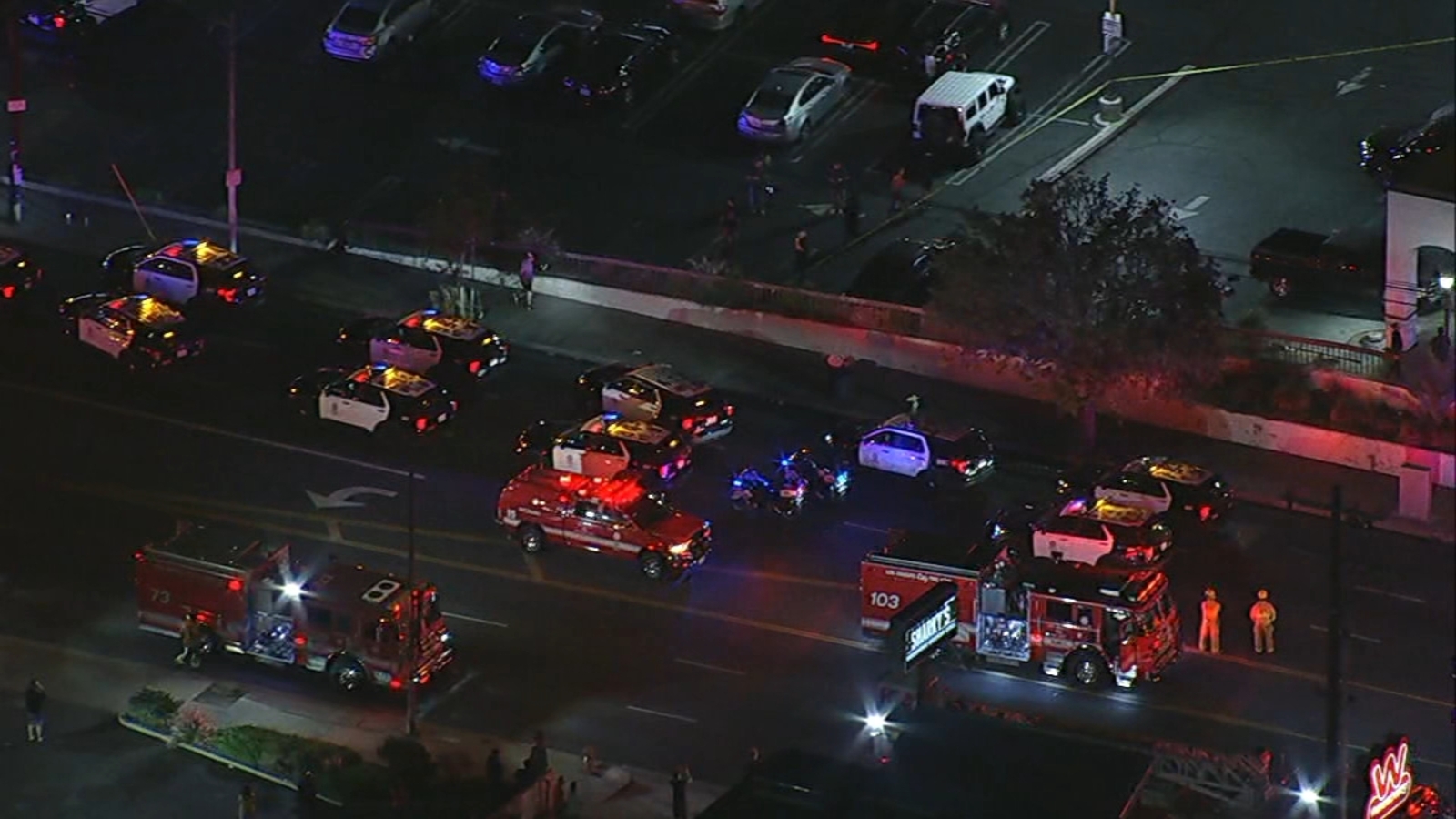 Los Angeles shooting: At least 2 dead after shooting at Northridge strip mall near CSUN Los Angeles shooting: At least 2 dead after shooting at Northridge strip mall near CSUN