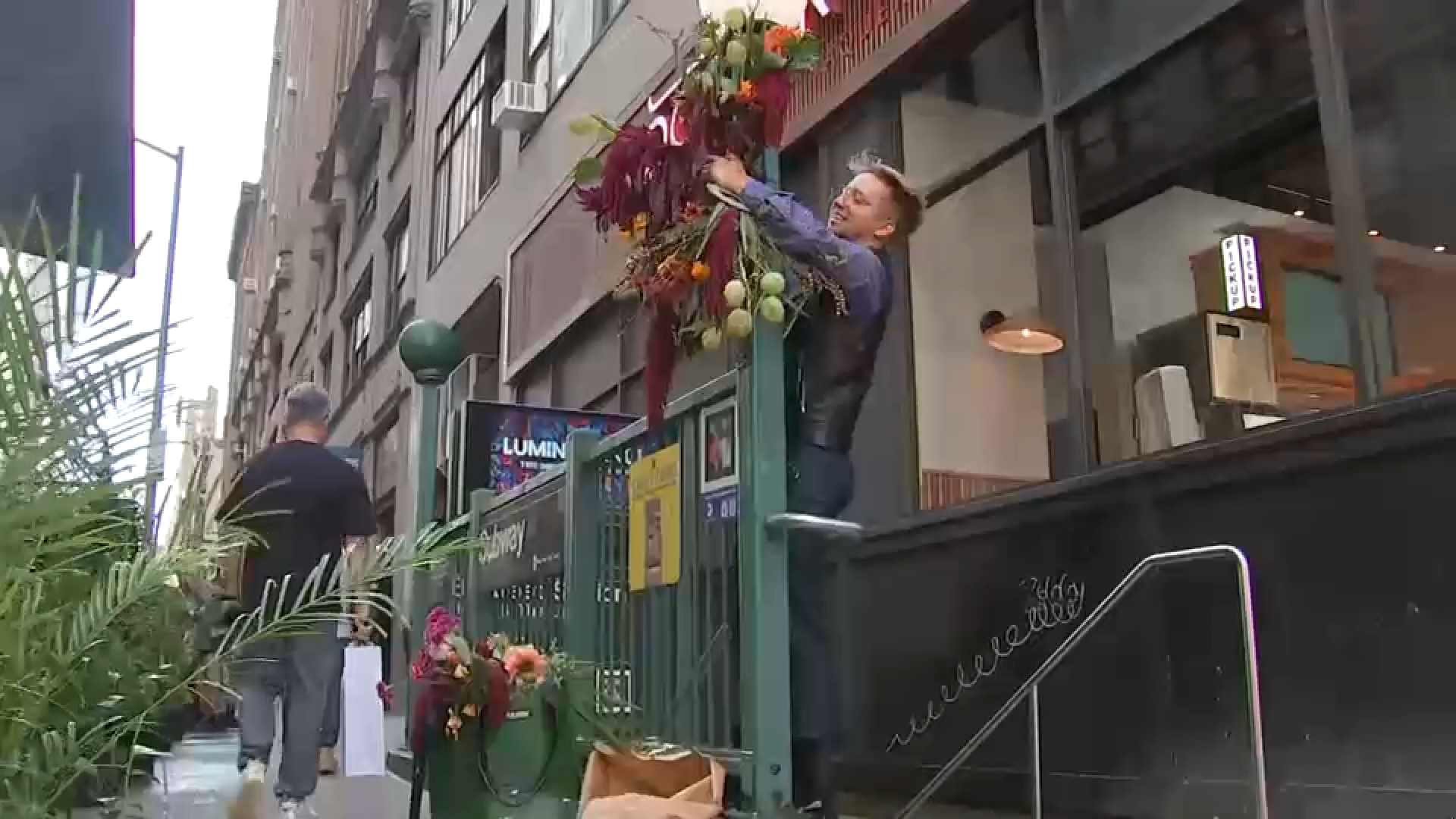 Florist turns leftover blooms into public art in New York City
