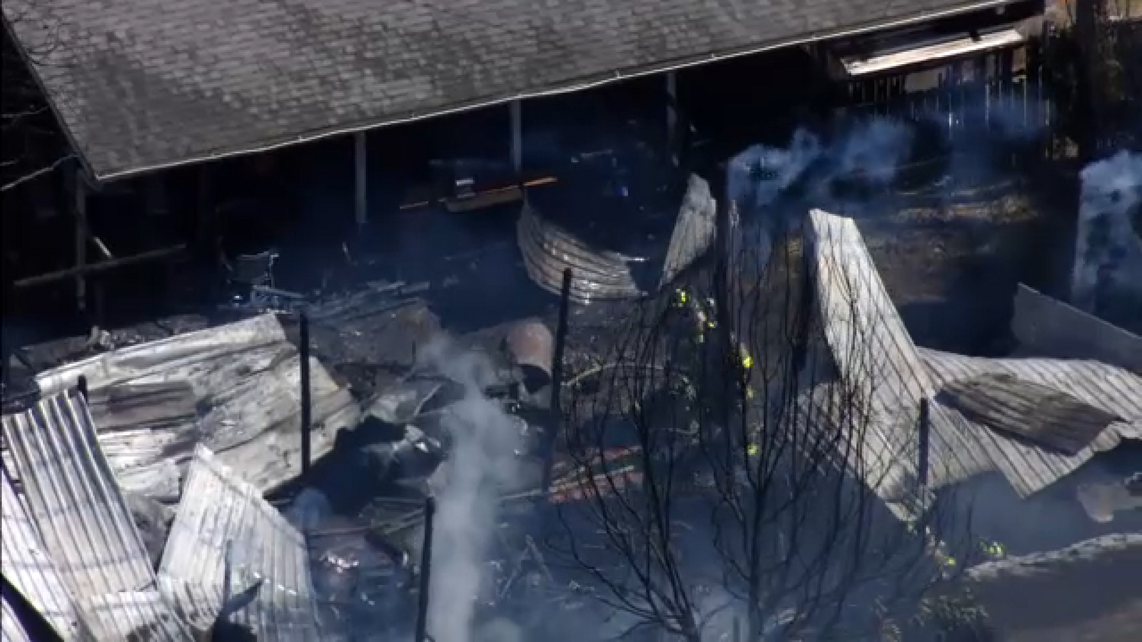 Crews responding to house fire, heavy smoke in north Harris County, SkyEye13 shows