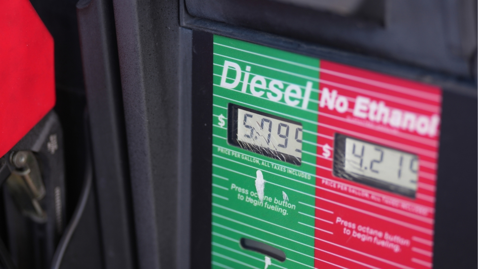 Trump says US to get diesel from Russia, relaxing pressure on Moscow to ease prices before midterms