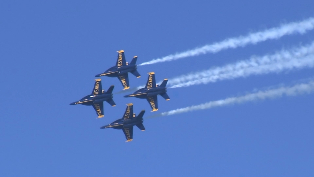 Blue Angels roar back over SF Bay after Friday fog delay