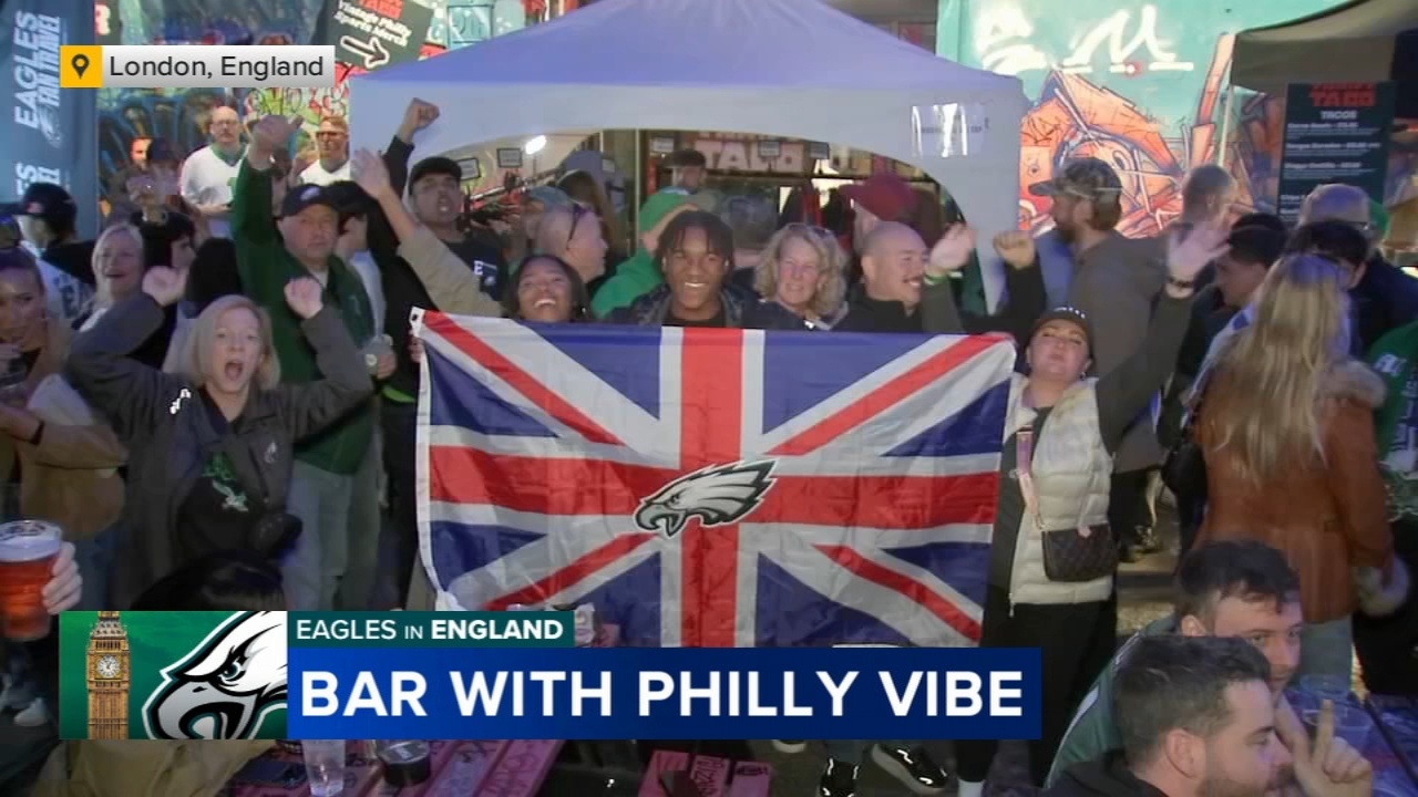 Brandon Graham meets fans at book signing in Delaware County