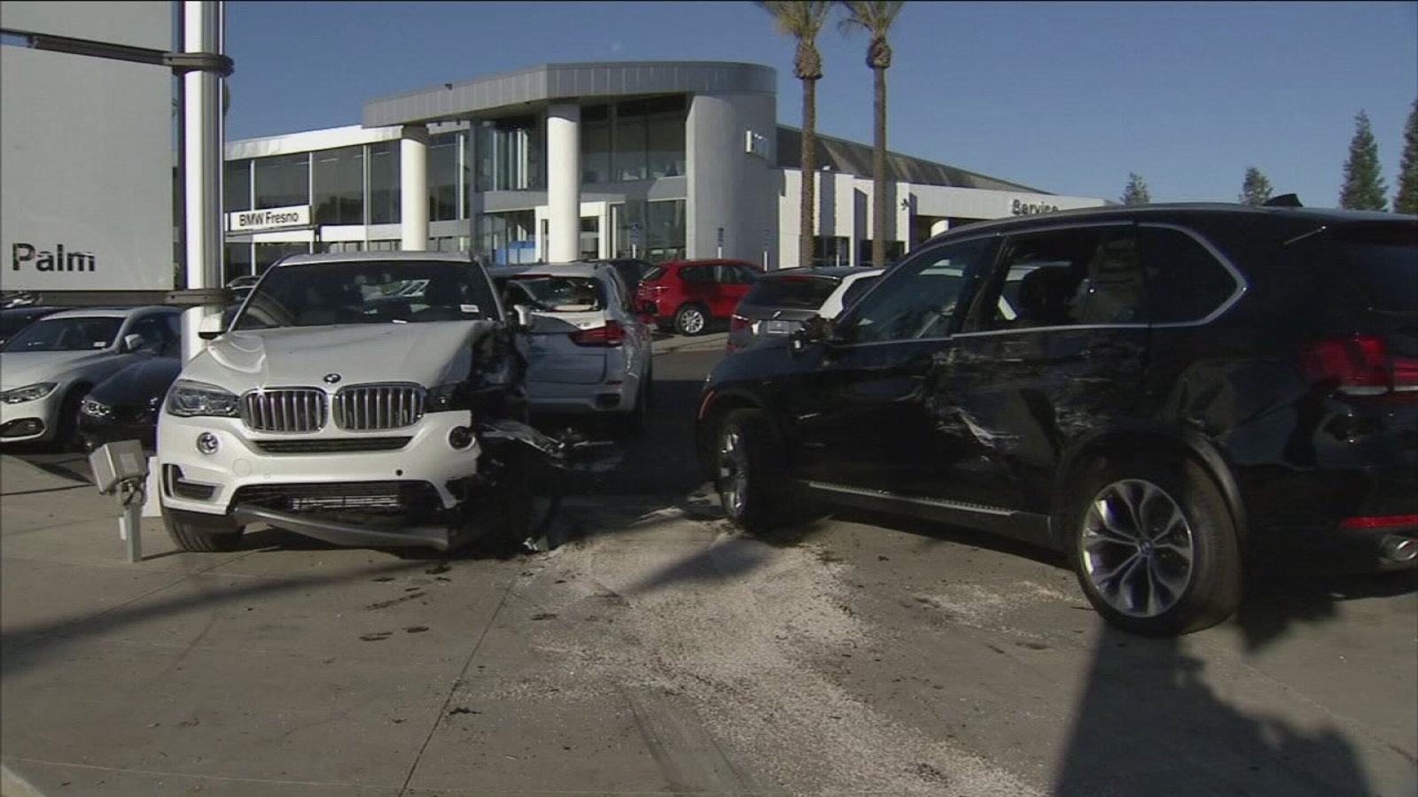 Suspected Drunk Driver Collides Into Brand New Bmws At Northwest Fresno Dealership Abc30 Fresno