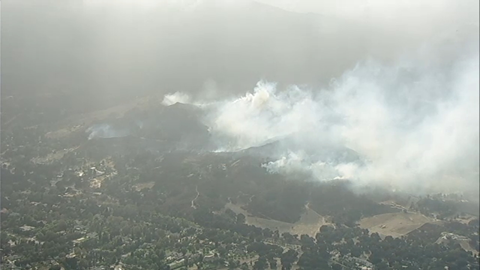 Bike Fire: Santa Clarita brush fire quickly spreads to at least 275 acres, prompting evacuation orders Bike Fire: Santa Clarita brush fire quickly spreads to at least 275 acres, prompting evacuation orders