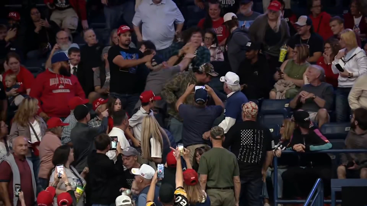 Protester attacked by multiple attendees at Trump rally in Ohio