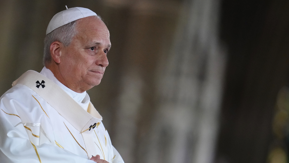 Vatican says the pope has lung cancer