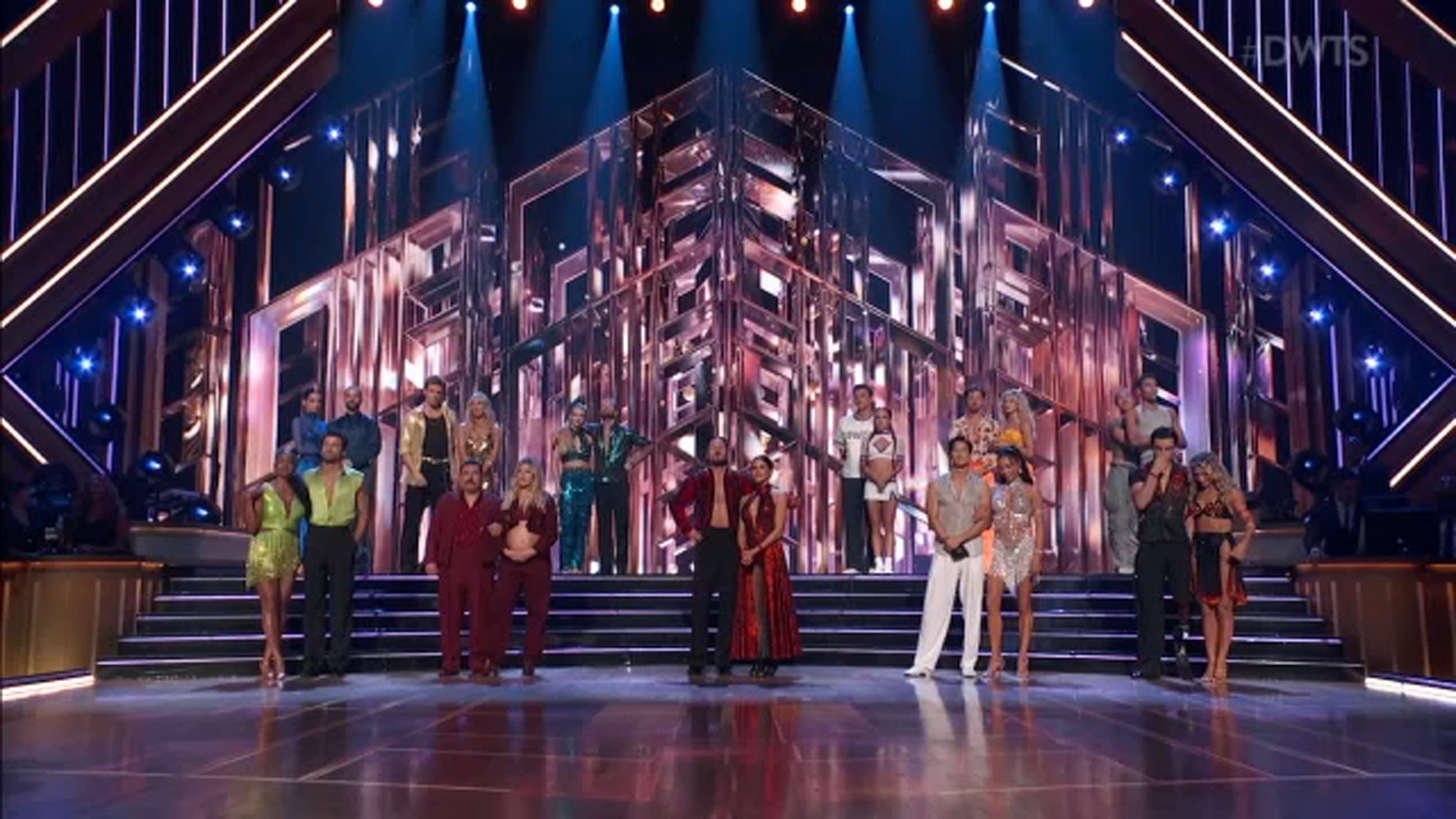 'DWTS' recap: 'Super Bowl Night' ends with fan favorite going home
