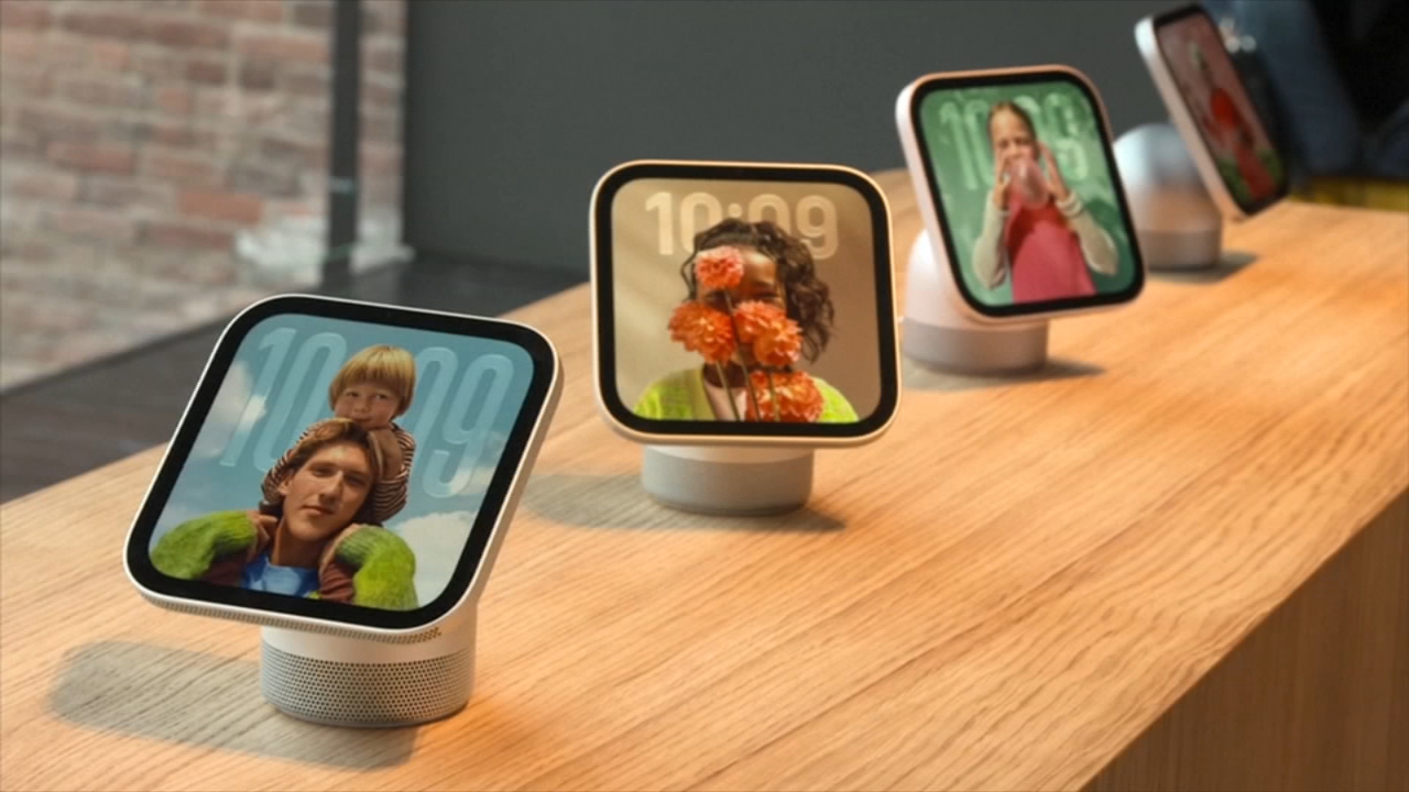 Apple launches 1st smart home display