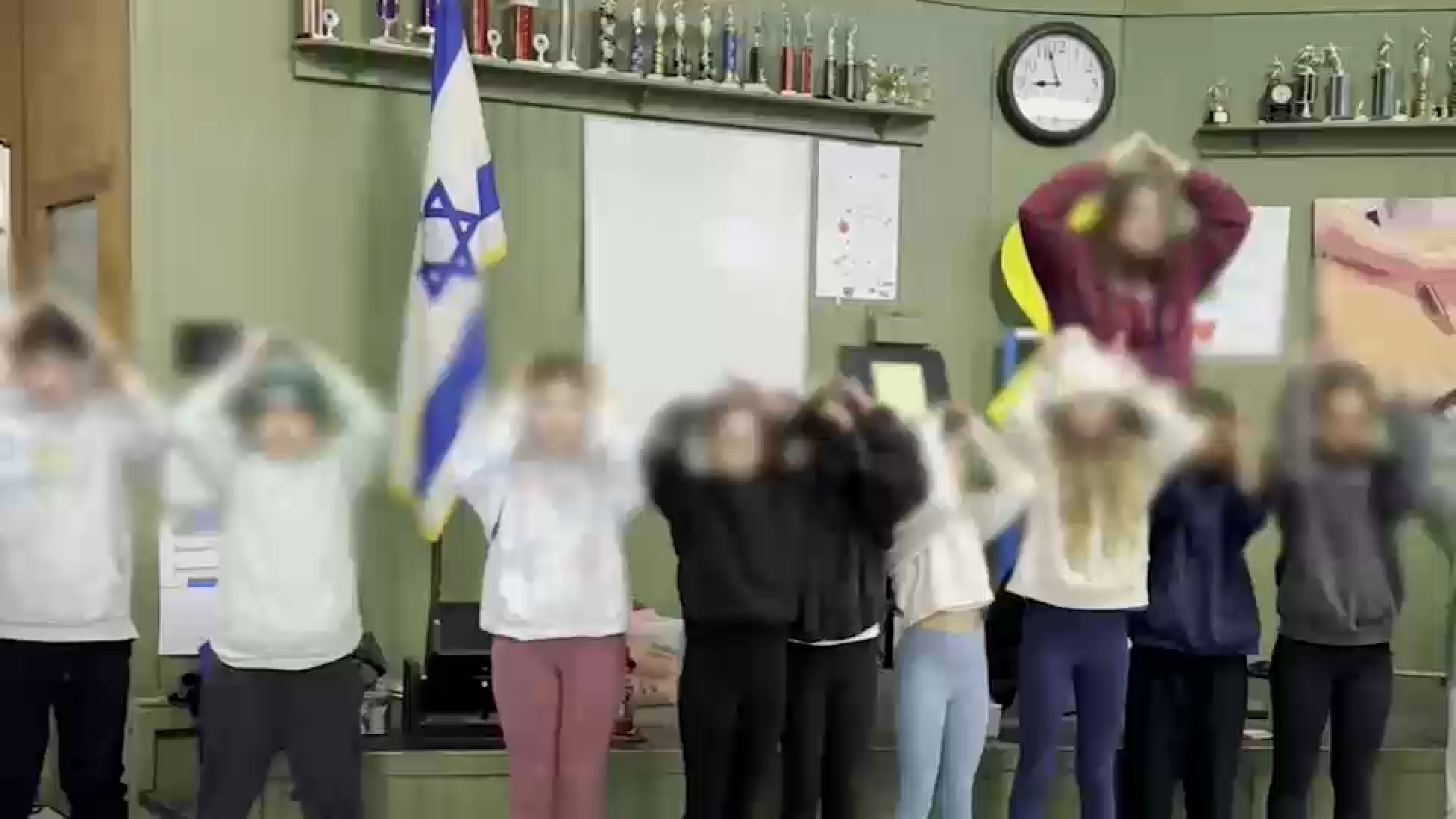 Parents demand Israeli flags removed before children's field trip