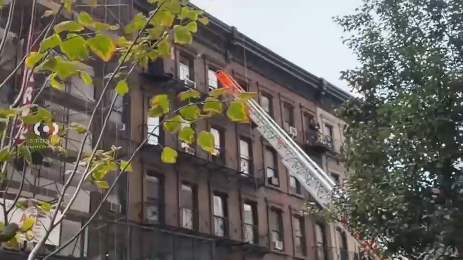 1 killed, 2 injured in Hell's Kitchen fire