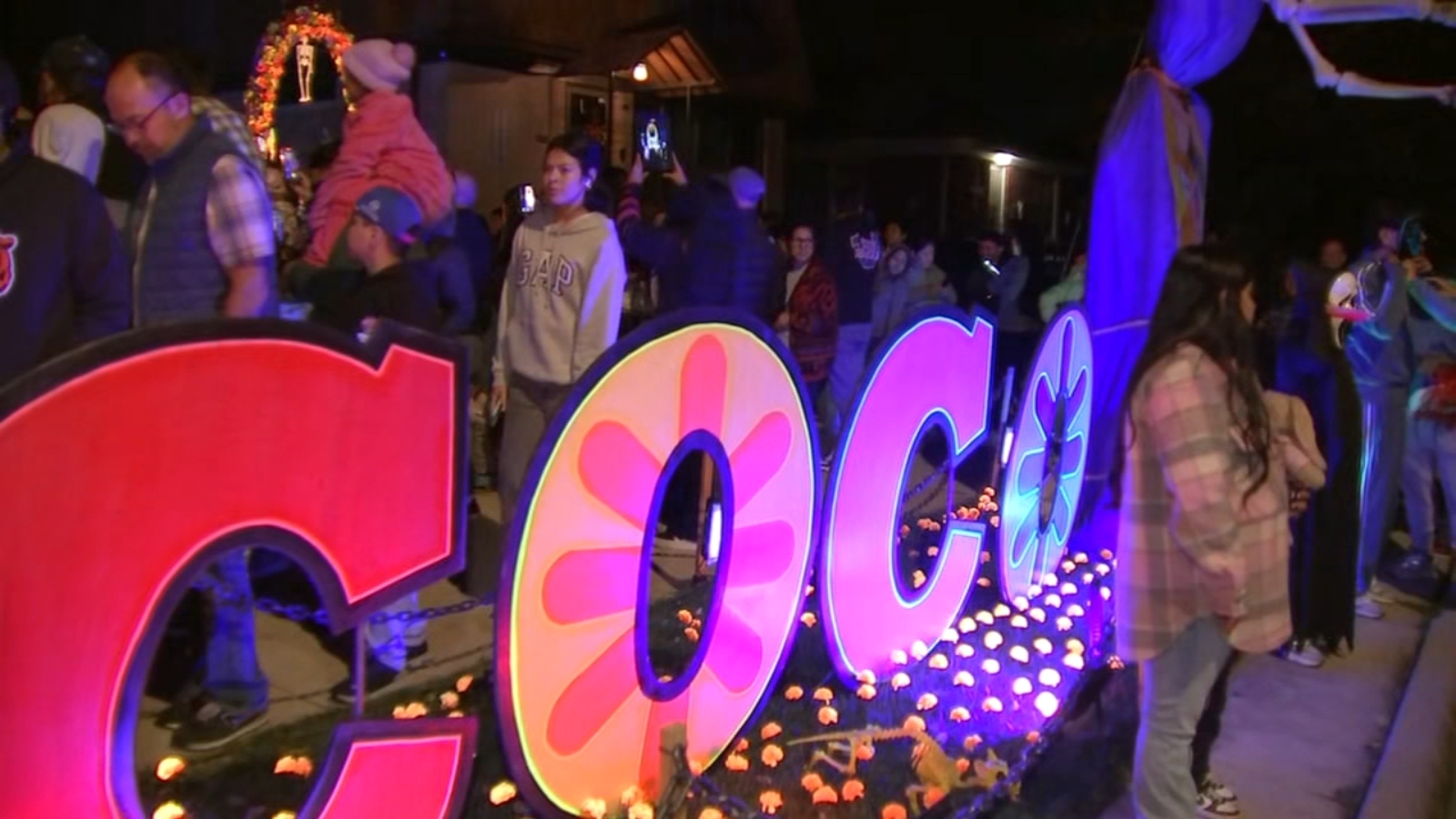 Chicago Halloween display inspired by Disney's 'Coco' draws hundreds to home on Northwest Side
