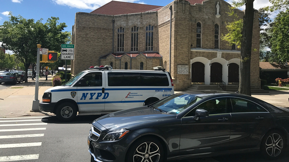 NYPD: Suspect in Queens school fight hid razor blades in her hair; 3 hurt