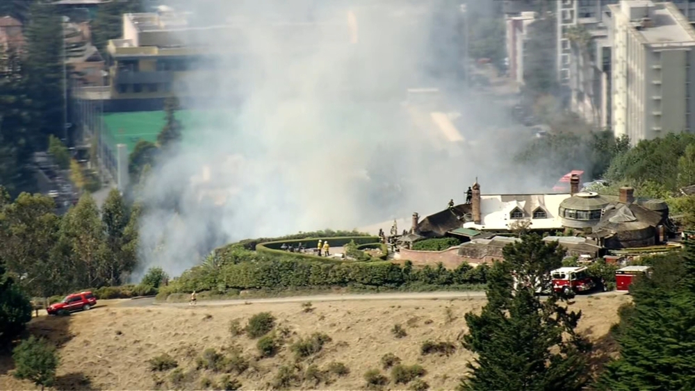 Brush fire in hills above UC Berkeley damages closed estate