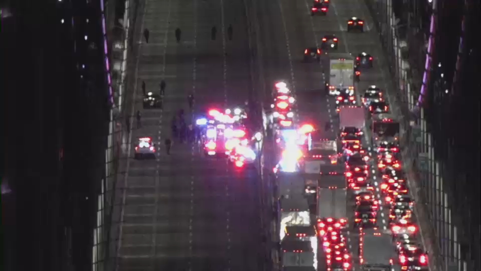Driver found shot on upper level of George Washington Bridge: officials