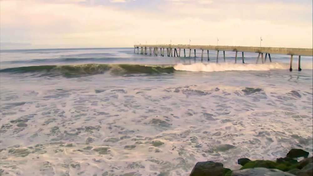 El Niño concerns: 10 foot tides possible along Peninsula coast