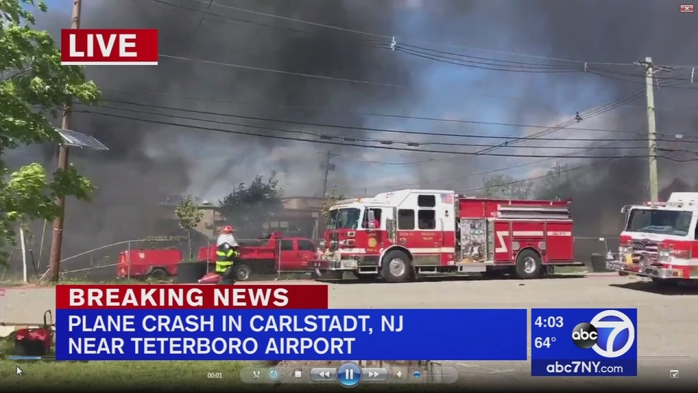 Multiple buildings on fire after plane crashes near Teterboro Airport